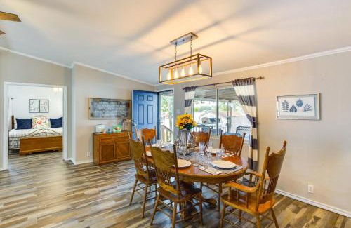 Enchanted Oaks Casa | Hot Tub and Dock Lakefront Mabank Home