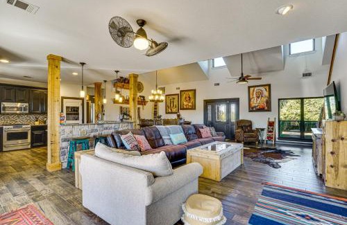 Palo Pinto County Casa | Hot Tub and Fire Pit Possum Kingdom Lake Retreat!
