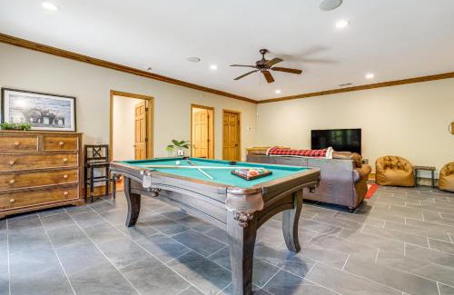 Franklin Casa | Hot Tub and Fire Pit Secluded Gem in Franklin