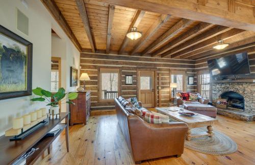 Franklin Casa | Hot Tub and Fire Pit Secluded Gem in Franklin