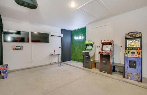 Lubbock Casa | Hot Tub and Game Room Raider Resort in Lubbock