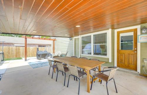 Live Oak Casa | Hot Tub and Game Room Spacious Live Oak Home!