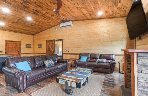 Unaka Casa | Hot Tub and Mtn Views Pet-Friendly Englewood Cabin
