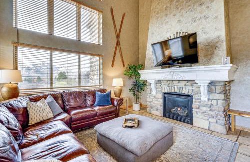 Wolf Creek Casa | Hot Tub and Mtn-View Deck Townhome in Eden