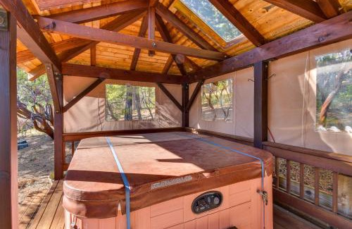 Arnold Casa | Hot Tub and Pool Table Cabin Near Calaveras Park!