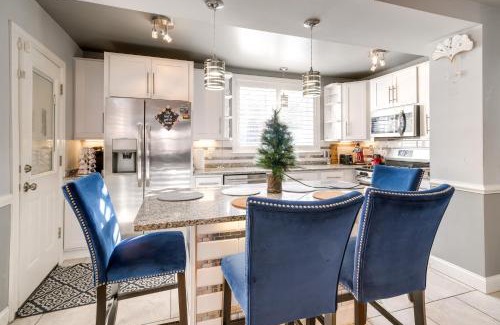 Washington Casa | Hot Tub and Rooftop Game Room Unique Home in DC