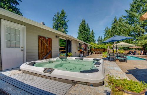 University Place Casa | Hot Tub and Sauna Home 8 Mi to Downtown Tacoma!
