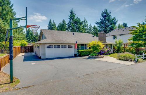 University Place Casa | Hot Tub and Sauna Home 8 Mi to Downtown Tacoma!