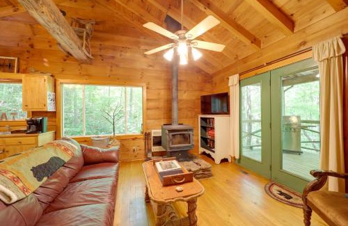 Vein Mountain Casa | Hot Tub and Trail Access Relaxing Marion Cabin
