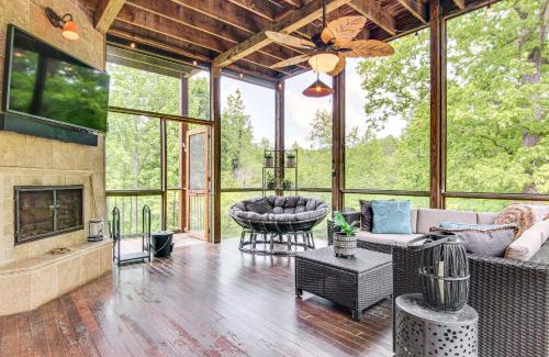 Landrum Casa | Hot Tub and Trail Access Treehouse in Landrum!