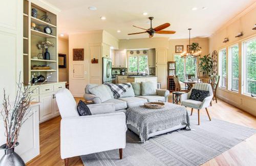 Landrum Casa | Hot Tub and Trail Access Treehouse in Landrum!