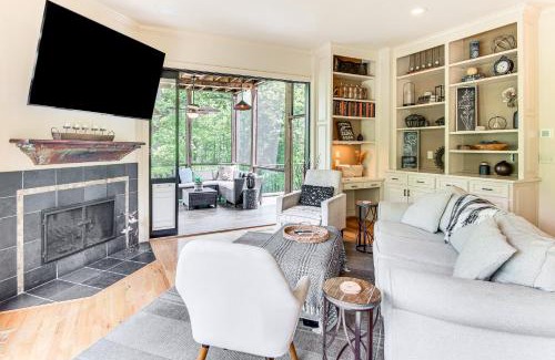 Landrum Casa | Hot Tub and Trail Access Treehouse in Landrum!