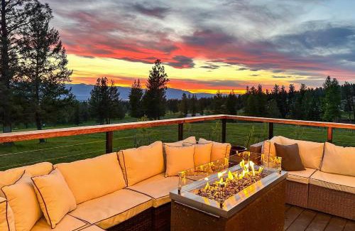 Eureka Casa | Hot Tub and Views Sunset Valley Retreat in Eureka