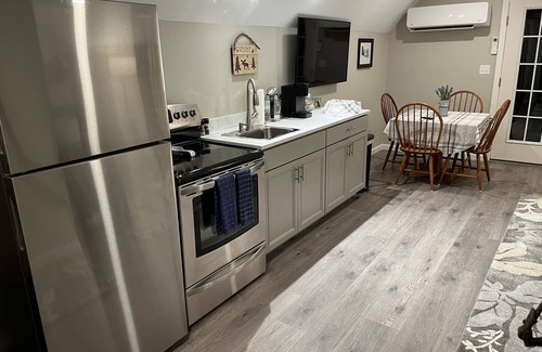 Plymouth Apartamento | Hot Tub At Sunset View Farm (2 adults and 3 kids)