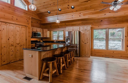 Laurel Ridge Casa | Hot Tub/Balcony Views/Gameroom