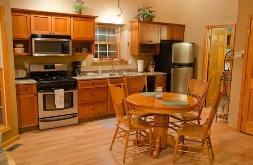 Carbondale Cabina | Hot Tub Cabin- In the Heart of Shawnee Wine Trail