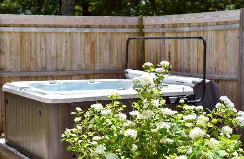 Eastham Casa | Hot Tub Central A C Dog Friendly