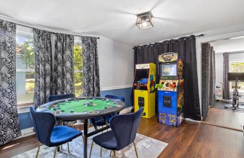 Ithaca Casa | Hot Tub! Close to Cornell, Ithaca College, Commons!