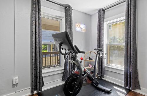 Ithaca Casa | Hot Tub! Close to Cornell, Ithaca College, Commons!