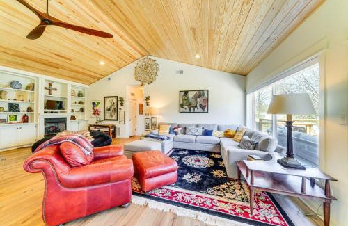 Buechel Casa | Hot Tub, Deck and Fire Pit Chic Louisville Home!