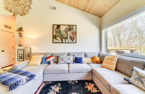 Buechel Casa | Hot Tub, Deck and Fire Pit Chic Louisville Home!