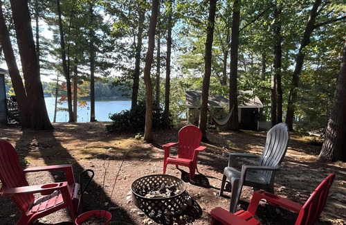 Mayfield Cabina | Hot Tub Escape - Peaceful Lake Cabin-Kayaks, Canoe, Pedalboat - Pet friendly