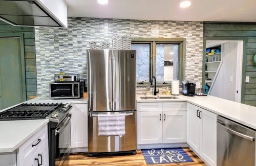 Paw Paw Lake Casa | Hot Tub/Family Friendly I Sleeps 14 I Paw Paw Lake