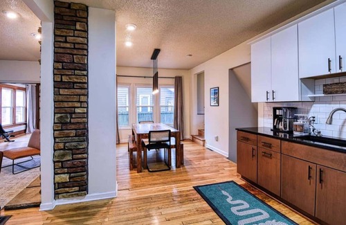Des Moines Casa | Hot Tub, Fenced Yard, Games, Office/Gym + Pets Ok!