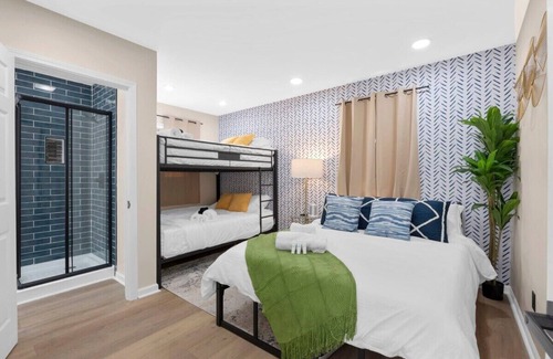 Weinland Park Casa | Hot Tub | Fire Pit |2 mins to OSU |Games|Sleeps 12