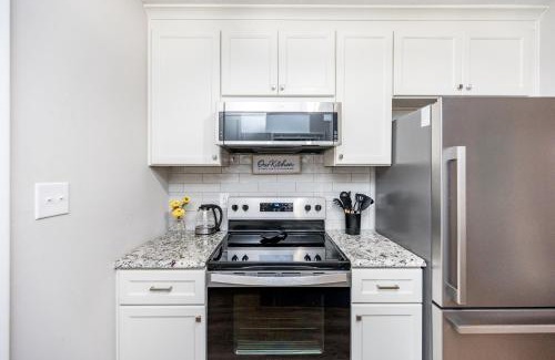 Southeast Raleigh Casa | Hot Tub Fire Pit 4BR Oasis