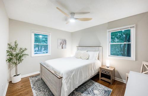 Southeast Raleigh Casa | Hot Tub Fire Pit 4BR Oasis