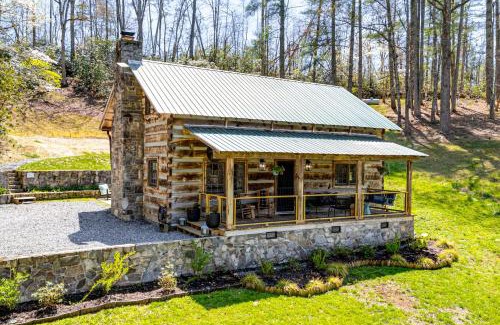 Cherokee Casa | Hot Tub, Fire Pit and Creek Access Whittier Cabin!