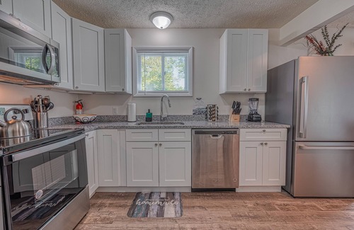 Tobyhanna Casa | Hot Tub / Fire Pit / Fire Place / Family