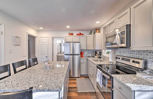 Tobyhanna Cabaña | Hot Tub, Fire Pit & Game Room: Tobyhanna Home!