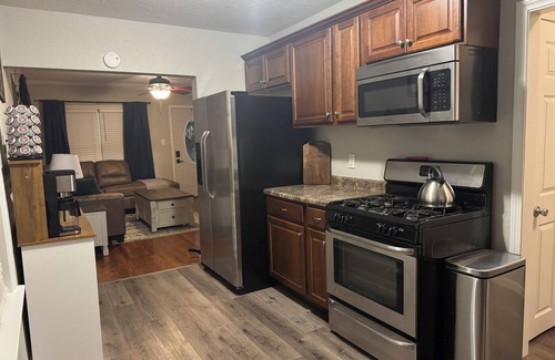 Saint Marys  Saint Joseph County Cabaña | Hot Tub! Fire Pit! Gas Fire Table! Coffee Bar!