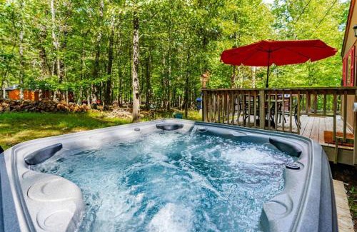 The Woods Casa | Hot Tub, Fire Pit, Grill, Deck w Resort Amenities