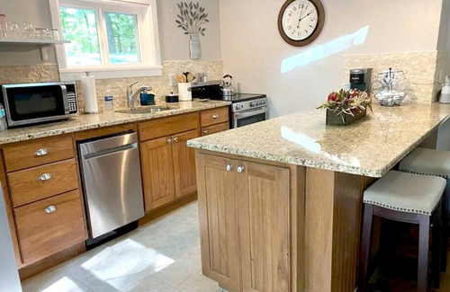 White Mills Cabaña | Hot Tub, Fire Pit, Minutes To Lake Wallenpaupack