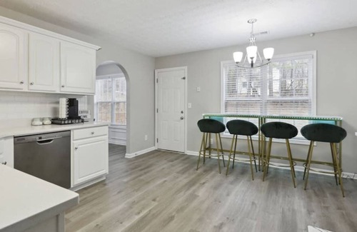 Loganville Casa | Hot Tub Fire Pit Pool Table 6 Beds Near Shopping