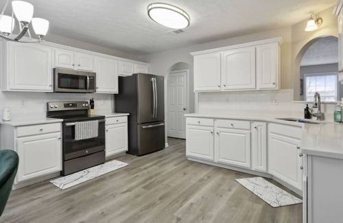 Loganville Casa | Hot Tub Fire Pit Pool Table 6 Beds Near Shopping