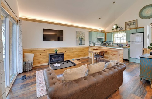 Frenchburg Apartamento | Hot Tub & Fire Pit: Romantic Getaway in Frenchburg