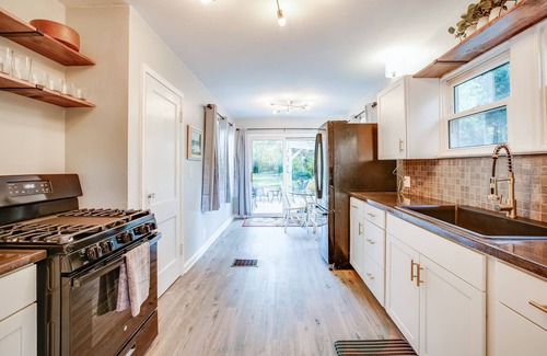Harters Heights Casa | Hot Tub, Fire Pit—Walk to Notre Dame and Downtown