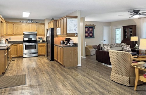 Vass Casa | Hot tub, Firepit, BBQ,Pinehurst, SmartTV, King,Pet