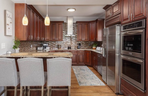 Mars Hill Casa | Hot Tub, Game Room ✯ 20 min to Downtown Asheville! One Mile to Mars Hill University!