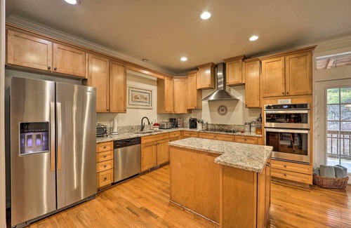 Vilas Cabina | Hot Tub & Game Room: 'A Mountain Dream' in Vilas