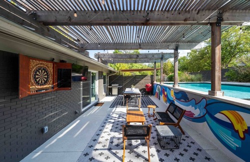 Greater South River City Apartamento | Hot tub, Heated pool, Steps from S Congress!
