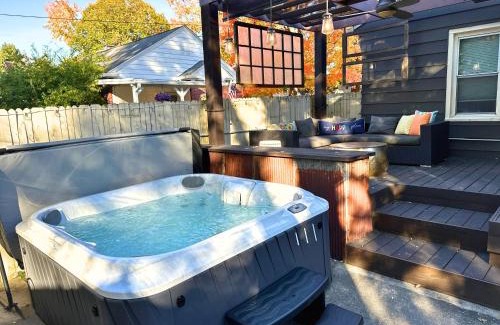 Broad Ripple Casa | Hot Tub, King Bed, Bikes, Pet Friendly with Fenced Backyard, Walk to Broad Ripple Village, 10 minutes to Downtown