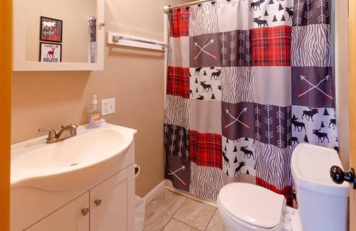 Lake Harmony Estates Casa | Hot Tub l Walk to Lake Harmony l Minutes to Ski