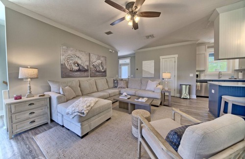 Summer Breeze Casa | Hot Tub Large Home Great Views and Steps to Beach