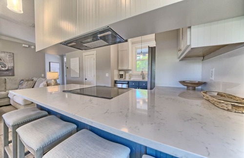 Summer Breeze Casa | Hot Tub Large Home Great Views and Steps to Beach