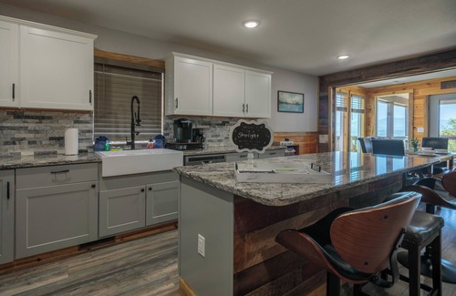 Kodak Casa | Hot Tub & Mini Golf: Mtn-View Haven in Kodak!